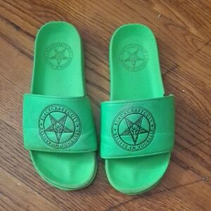 Blackcraft Cult Women's Vibrant Green Slide Sandals